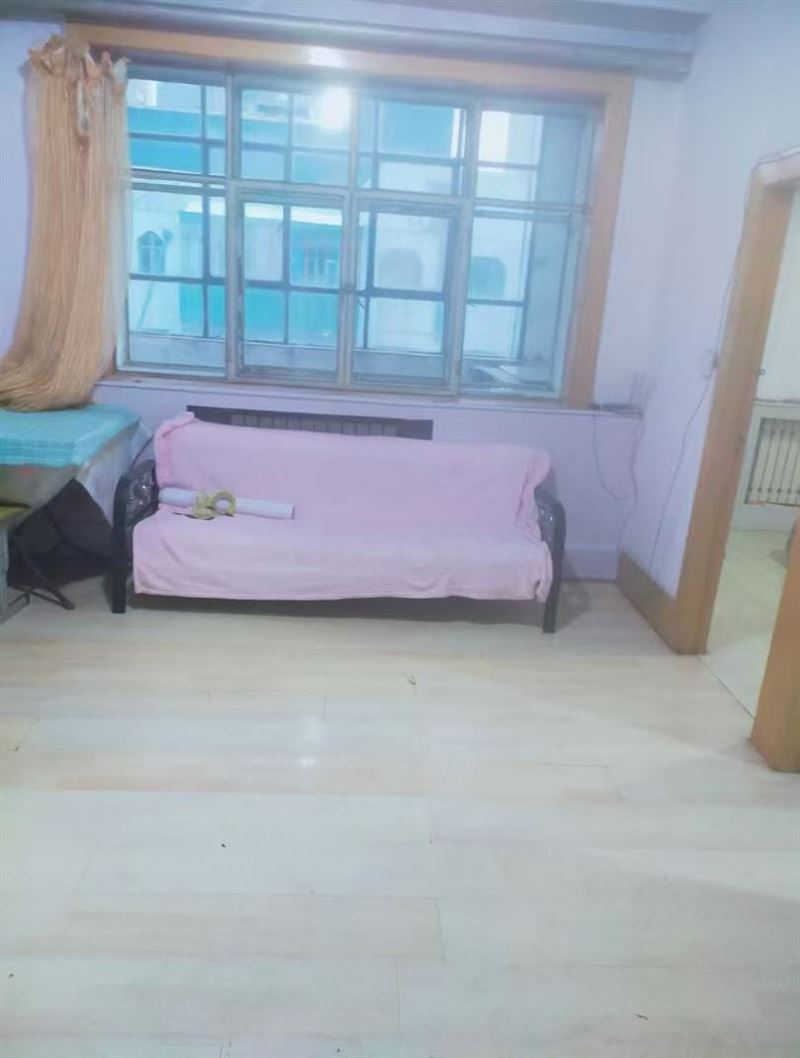 比優特附近，七樓