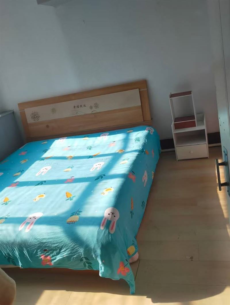比優特附近，七樓