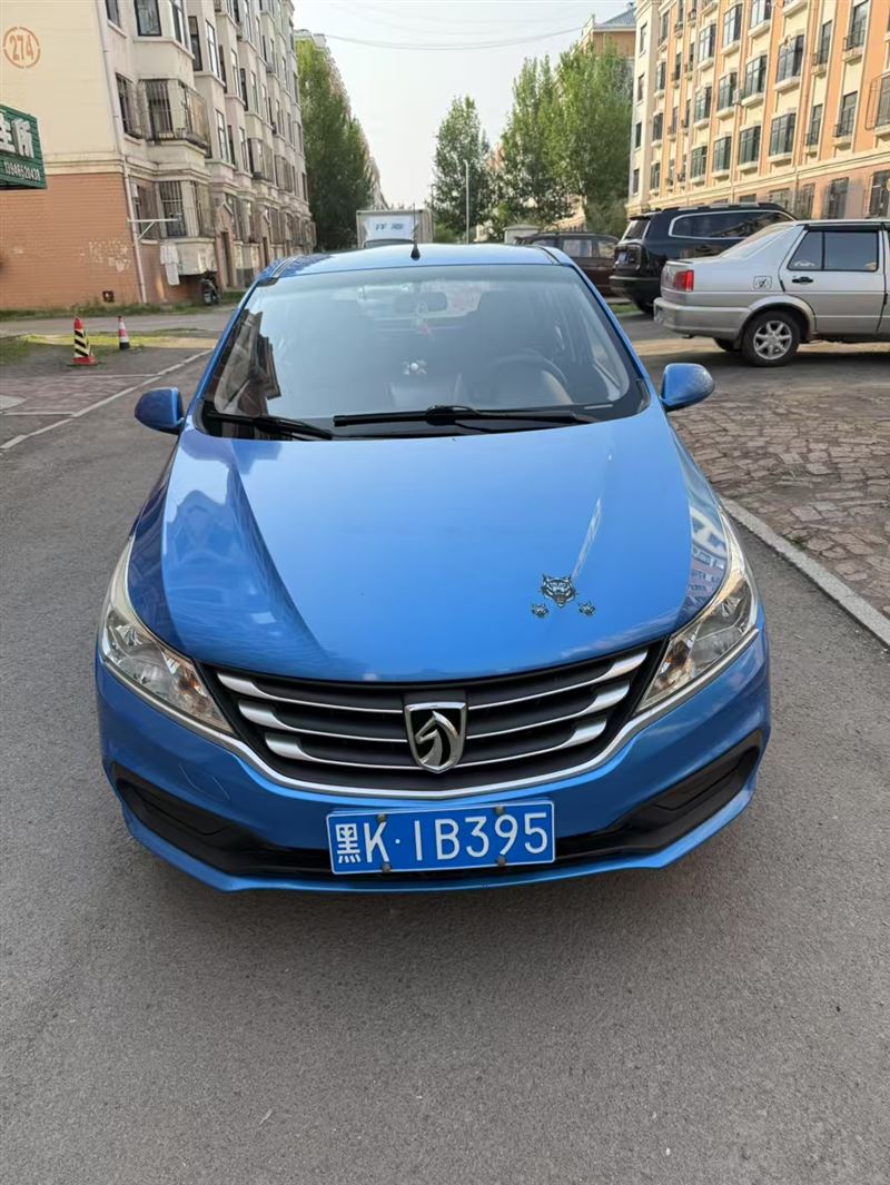 出售寶駿310